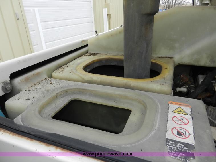 image for item D4593 Tennant 8400 industrial floor sweeper/scrubber