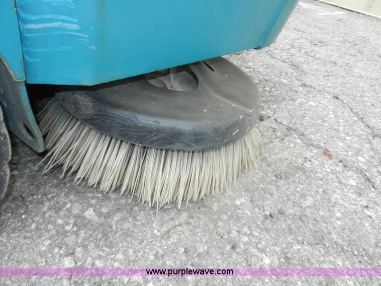 image for item D4593 Tennant 8400 industrial floor sweeper/scrubber