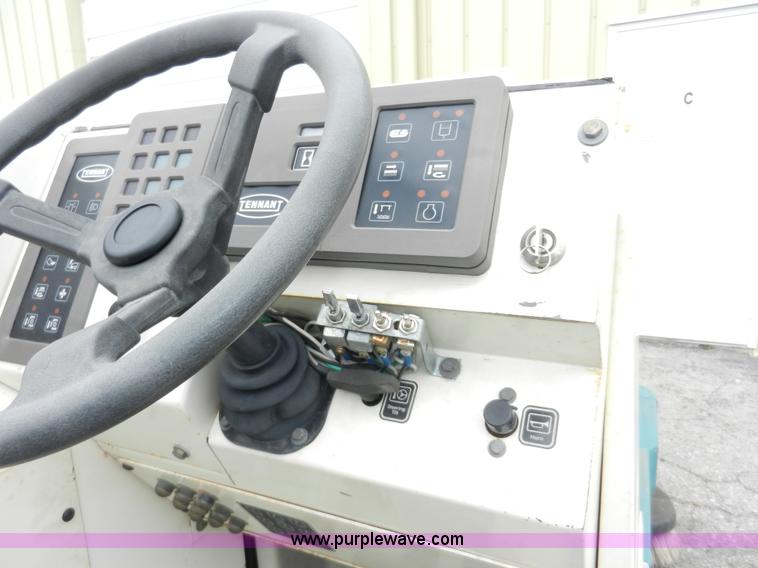 image for item D4593 Tennant 8400 industrial floor sweeper/scrubber