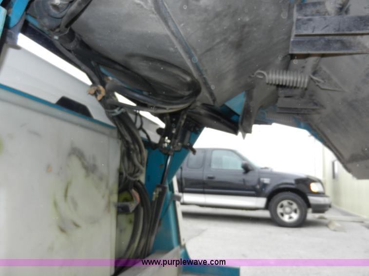 image for item D4593 Tennant 8400 industrial floor sweeper/scrubber