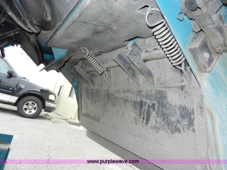 image for item D4593 Tennant 8400 industrial floor sweeper/scrubber