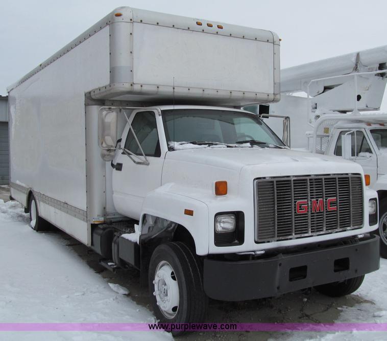 image for item D7065 1993 GMC TopKick SLE box truck