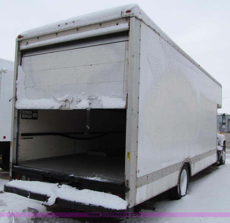 image for item D7065 1993 GMC TopKick SLE box truck