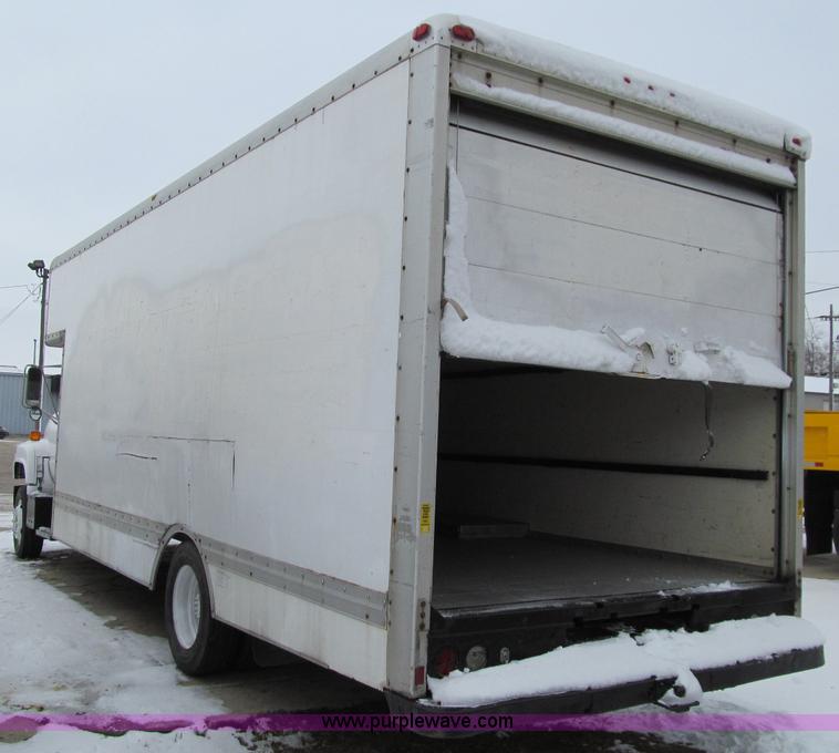 image for item D7065 1993 GMC TopKick SLE box truck