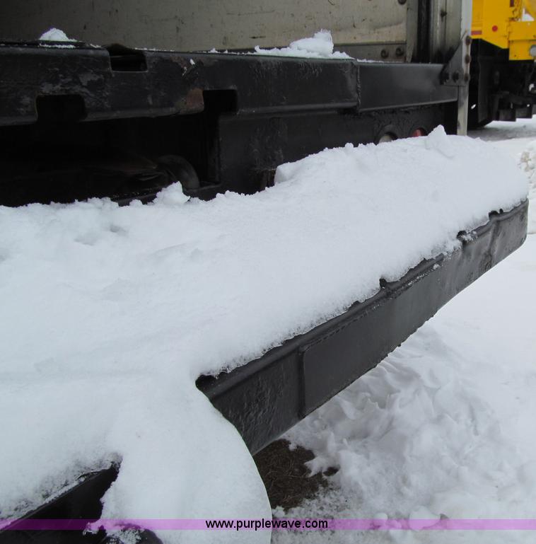 image for item D7065 1993 GMC TopKick SLE box truck