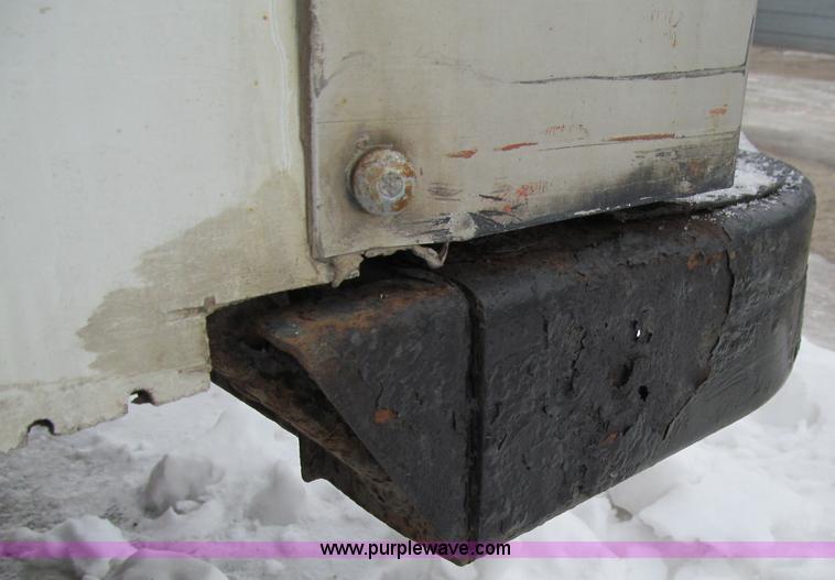 image for item D7065 1993 GMC TopKick SLE box truck