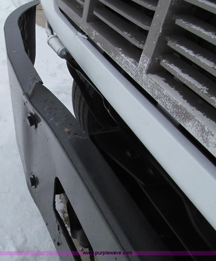 image for item D7065 1993 GMC TopKick SLE box truck