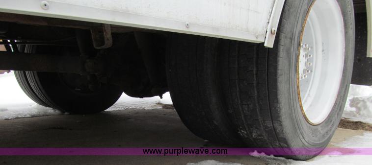 image for item D7065 1993 GMC TopKick SLE box truck