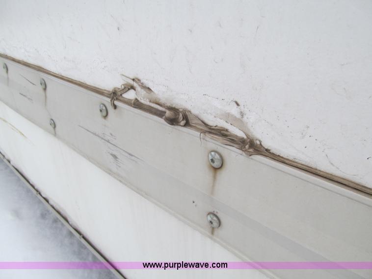 image for item D7065 1993 GMC TopKick SLE box truck