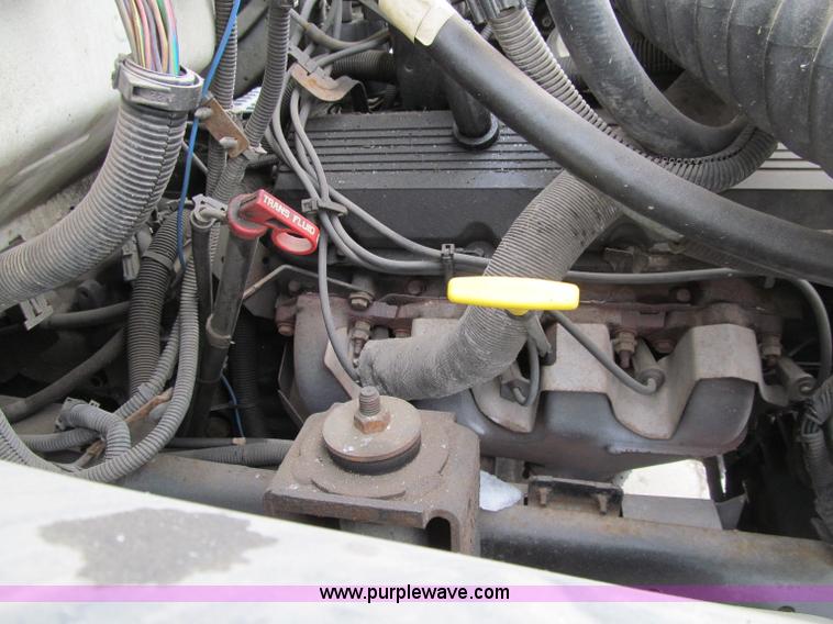 image for item D7065 1993 GMC TopKick SLE box truck