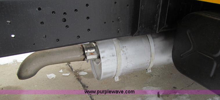 image for item D7066 1989 International 1754 plow truck