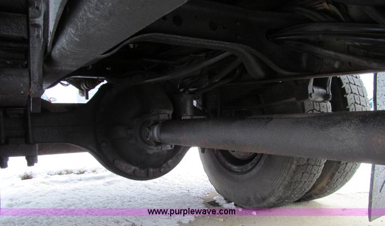 image for item D7066 1989 International 1754 plow truck