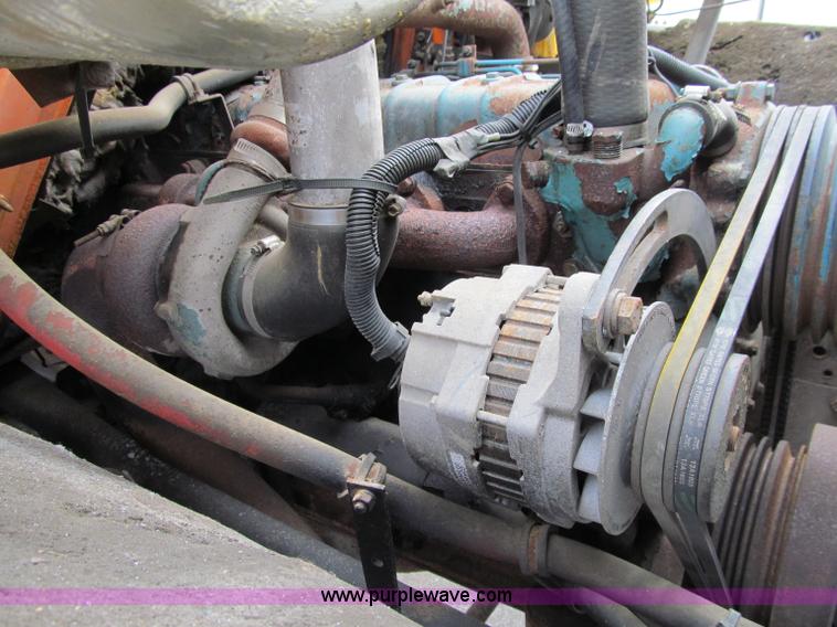 image for item D7066 1989 International 1754 plow truck