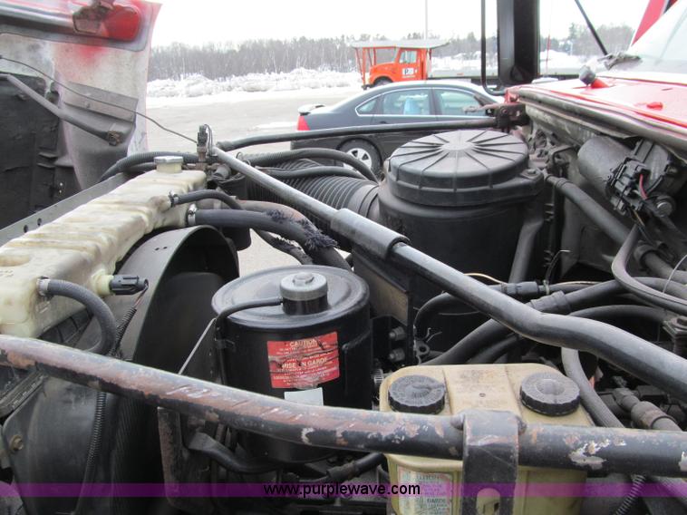 image for item D7068 1995 Ford F800 flatbed truck