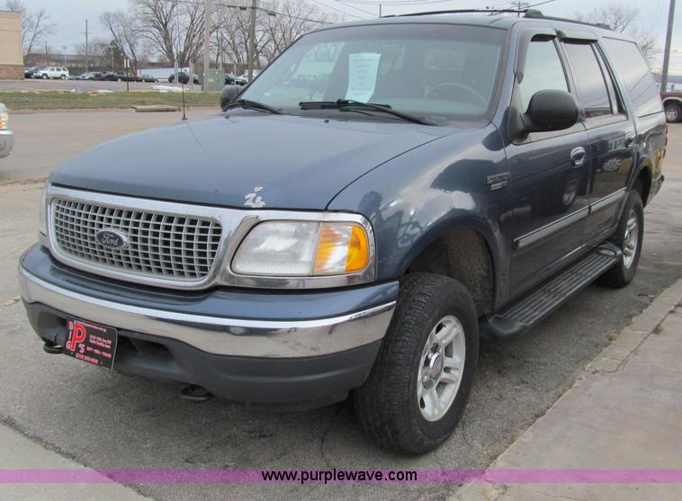 image for item D7124 1999 Ford Expedition XLT SUV