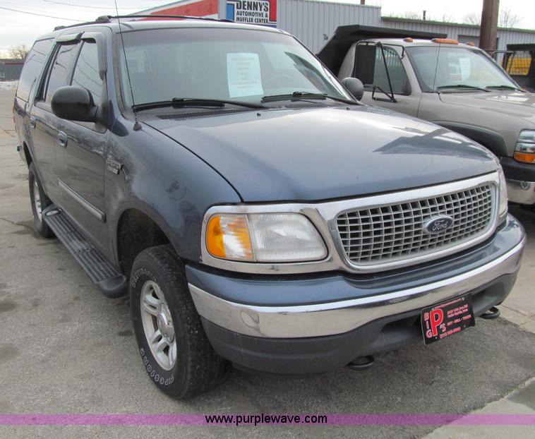 image for item D7124 1999 Ford Expedition XLT SUV