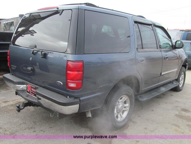image for item D7124 1999 Ford Expedition XLT SUV