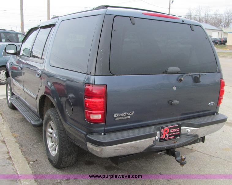 image for item D7124 1999 Ford Expedition XLT SUV