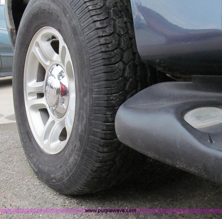 image for item D7124 1999 Ford Expedition XLT SUV