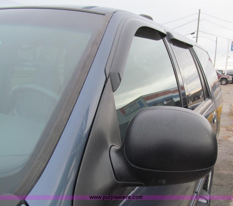 image for item D7124 1999 Ford Expedition XLT SUV