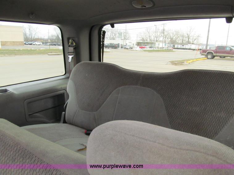 image for item D7124 1999 Ford Expedition XLT SUV