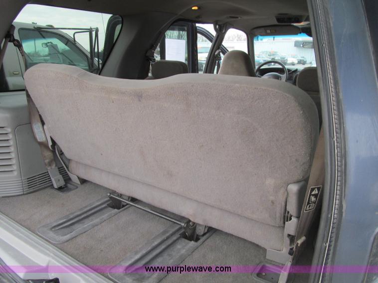 image for item D7124 1999 Ford Expedition XLT SUV