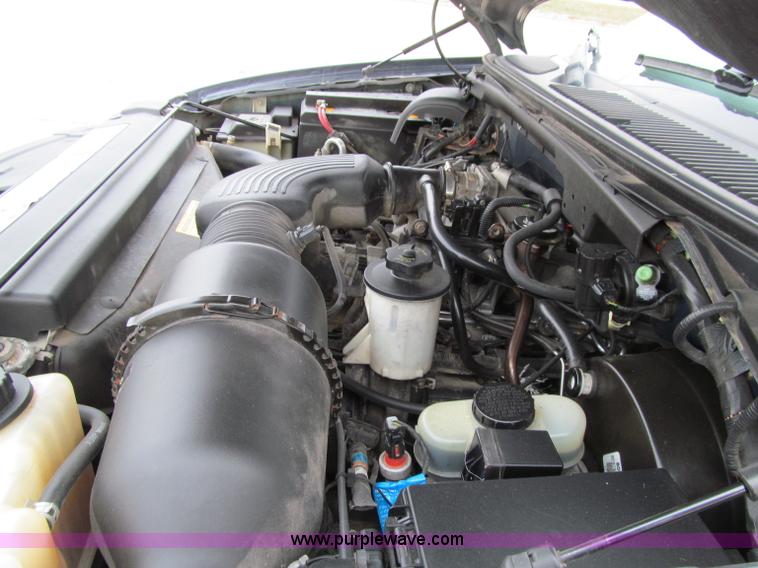 image for item D7124 1999 Ford Expedition XLT SUV