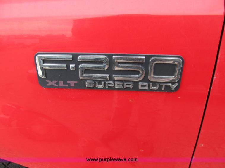 image for item D7125 2003 Ford F250 XLT Super Duty SuperCab pickup truck