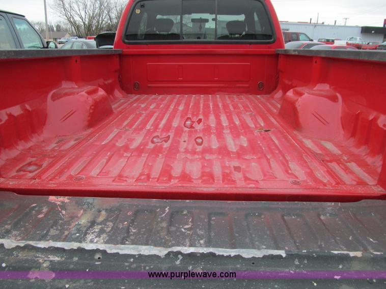 image for item D7125 2003 Ford F250 XLT Super Duty SuperCab pickup truck