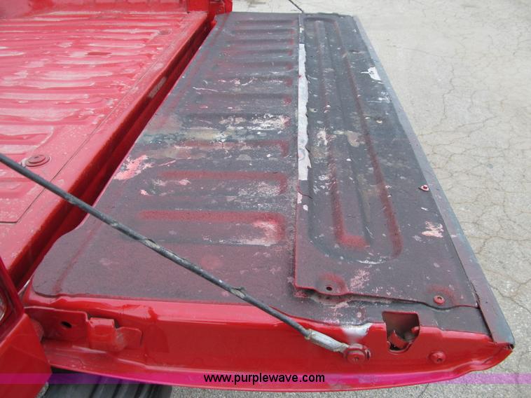 image for item D7125 2003 Ford F250 XLT Super Duty SuperCab pickup truck