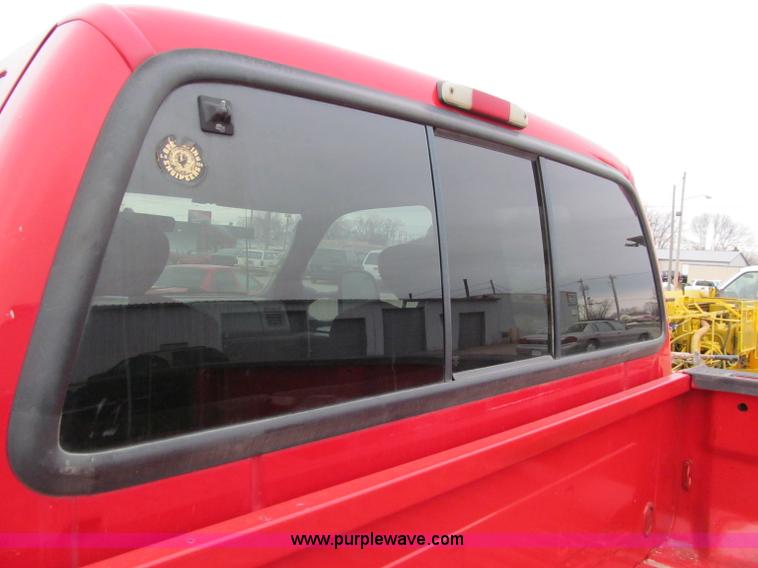 image for item D7125 2003 Ford F250 XLT Super Duty SuperCab pickup truck