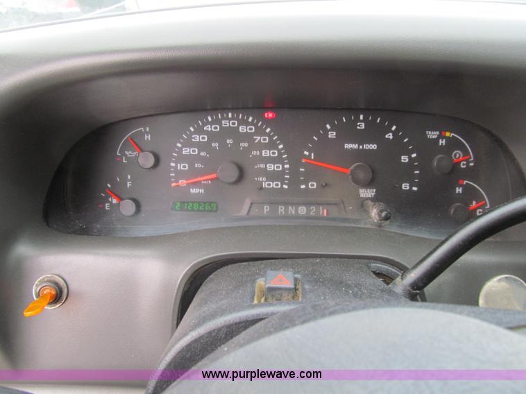 image for item D7125 2003 Ford F250 XLT Super Duty SuperCab pickup truck