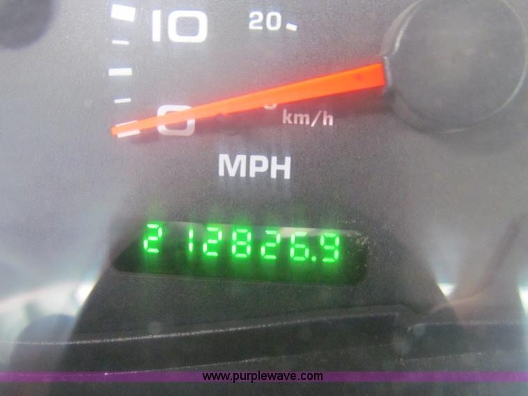 image for item D7125 2003 Ford F250 XLT Super Duty SuperCab pickup truck