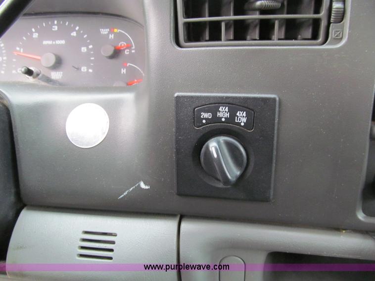 image for item D7125 2003 Ford F250 XLT Super Duty SuperCab pickup truck