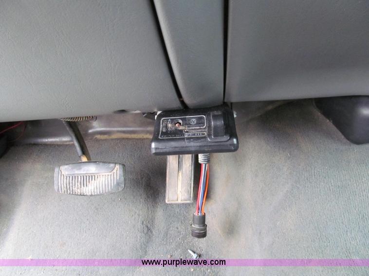 image for item D7125 2003 Ford F250 XLT Super Duty SuperCab pickup truck