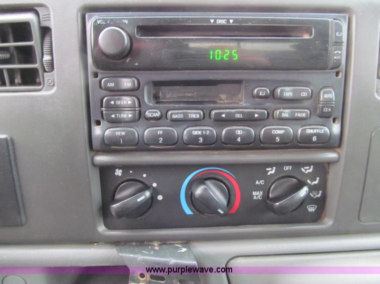 image for item D7125 2003 Ford F250 XLT Super Duty SuperCab pickup truck