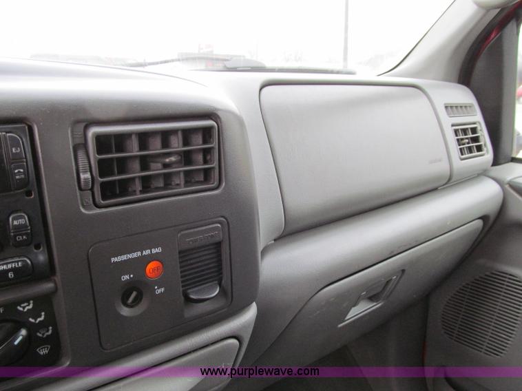 image for item D7125 2003 Ford F250 XLT Super Duty SuperCab pickup truck