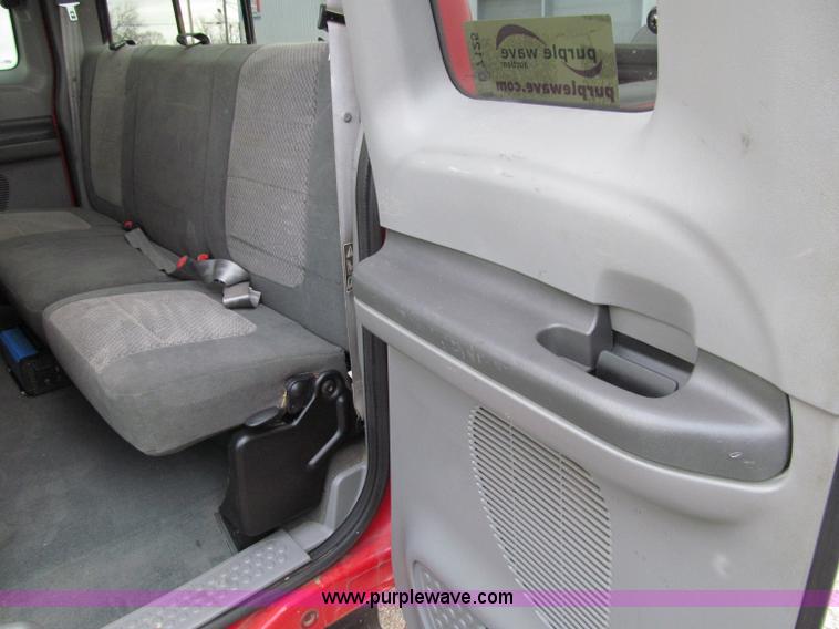 image for item D7125 2003 Ford F250 XLT Super Duty SuperCab pickup truck