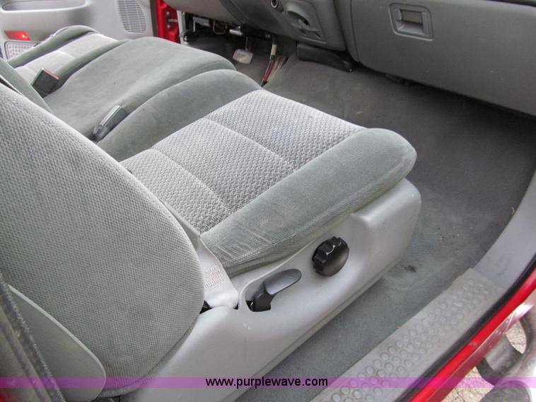 image for item D7125 2003 Ford F250 XLT Super Duty SuperCab pickup truck