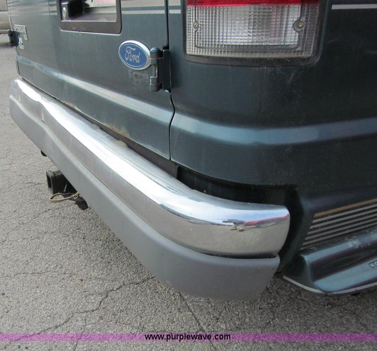 image for item D7126 1997 Ford Econoline E150 van