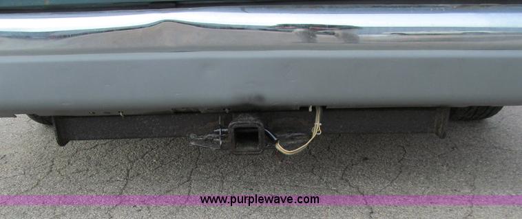 image for item D7126 1997 Ford Econoline E150 van