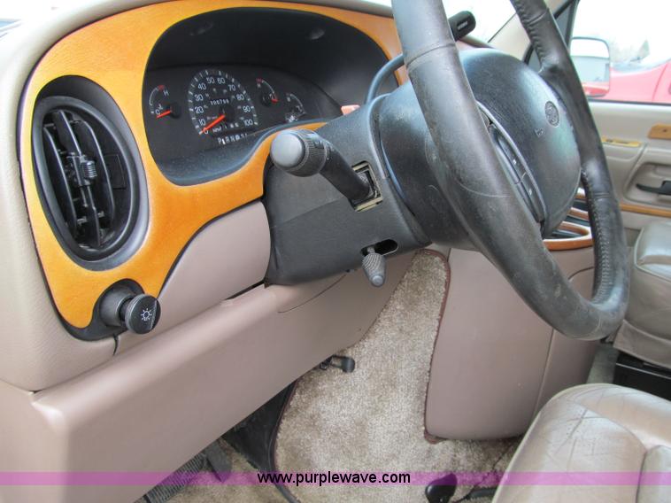 image for item D7126 1997 Ford Econoline E150 van