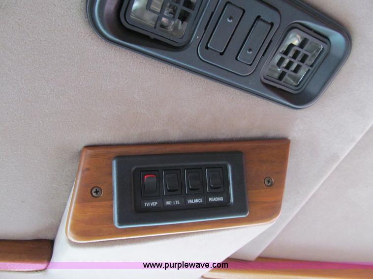 image for item D7126 1997 Ford Econoline E150 van