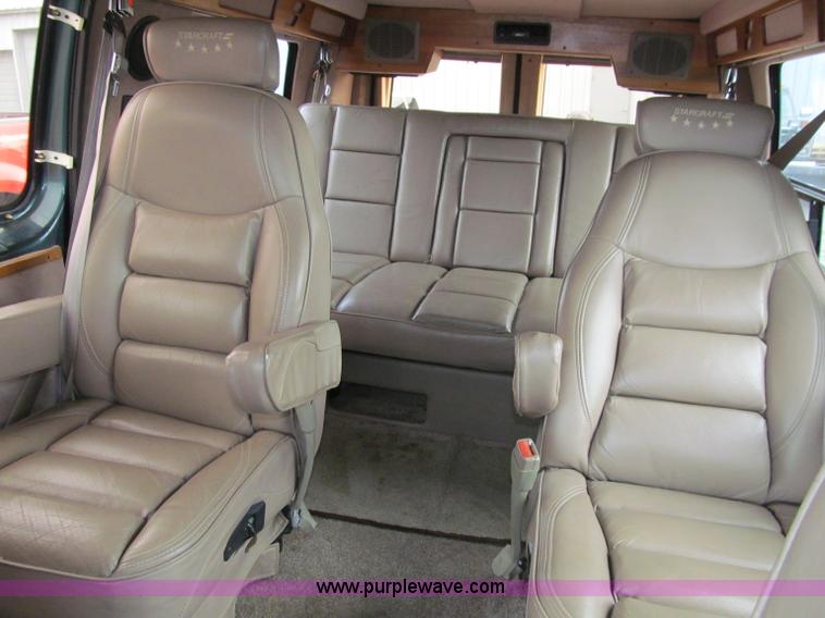 image for item D7126 1997 Ford Econoline E150 van