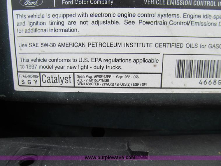 image for item D7126 1997 Ford Econoline E150 van