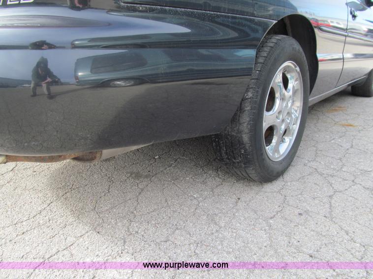 image for item D7127 1998 Chrysler Sebring Limited convertible