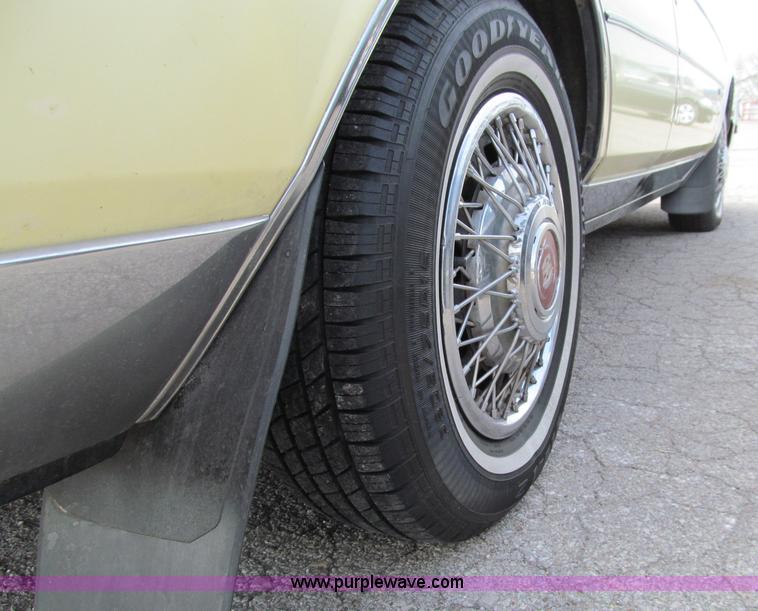 image for item D7128 1982 Cadillac DeVille