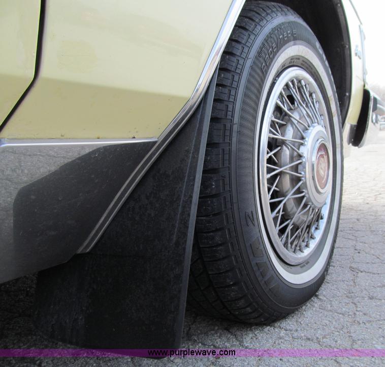 image for item D7128 1982 Cadillac DeVille