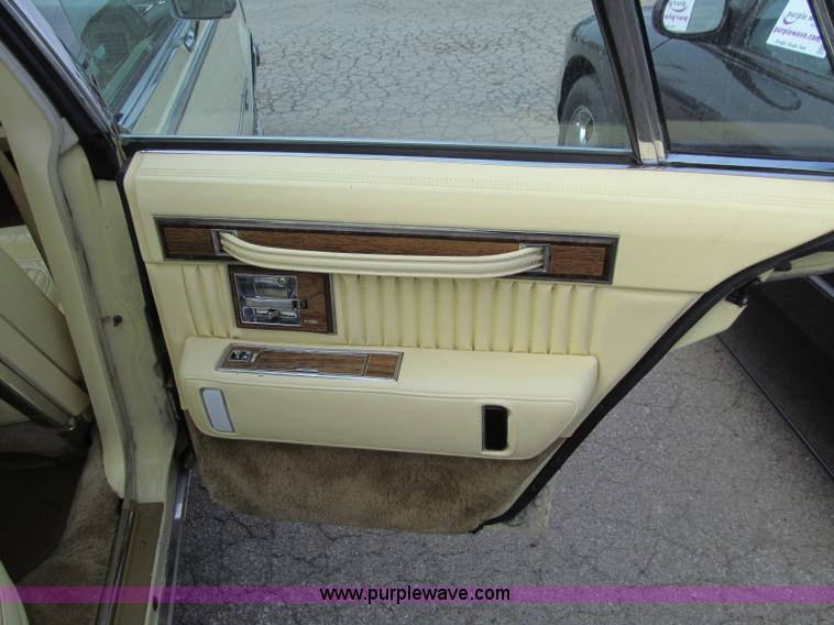 image for item D7128 1982 Cadillac DeVille