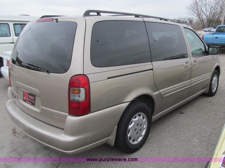 image for item D7129 2002 Oldsmobile Silhouette van